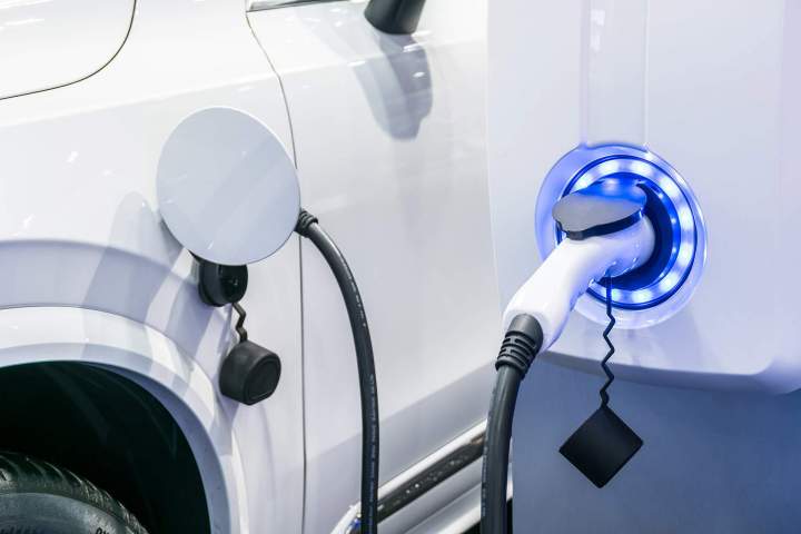 Installation borne de recharge électrique Fréjus